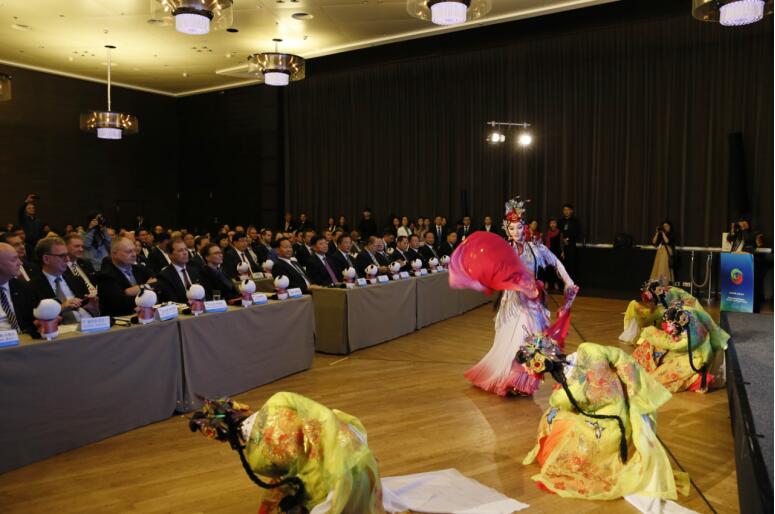 集团党委书记、董事长任丁率团赴荷兰、德国、以色列考察