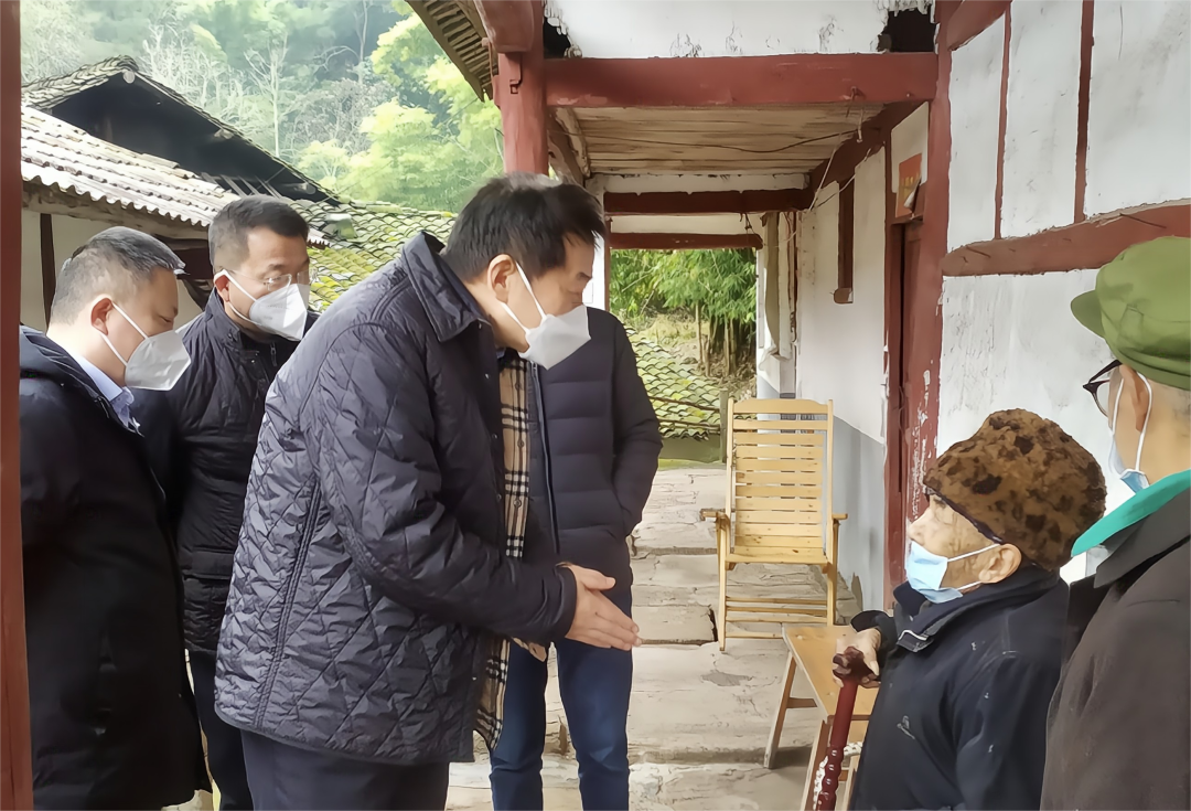 四川省尊龙凯时集团党委书记、董事长任丁率队赴嘉陵区开展帮扶工作